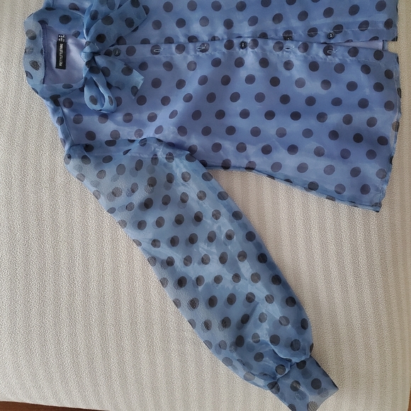 ๐ Pretty Little Thing organza polka dot blouse - Picture 5 of 9
